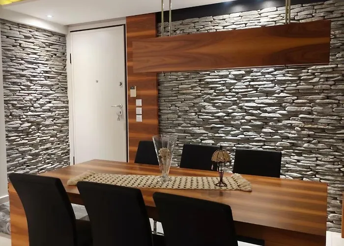 Moumis Luxury