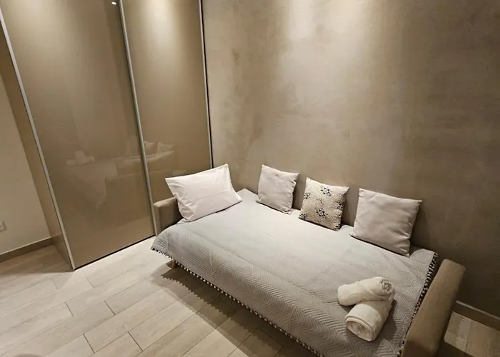Moumis Luxury * לימנריה