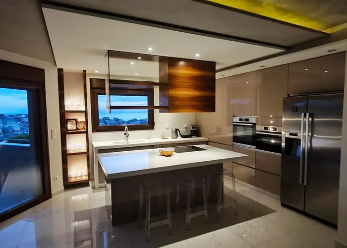 Moumis Luxury לימנריה