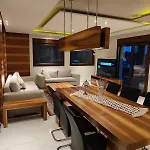 Moumis Luxury *