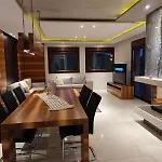 Moumis Luxury *