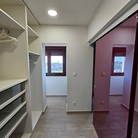 Moumis Luxury
