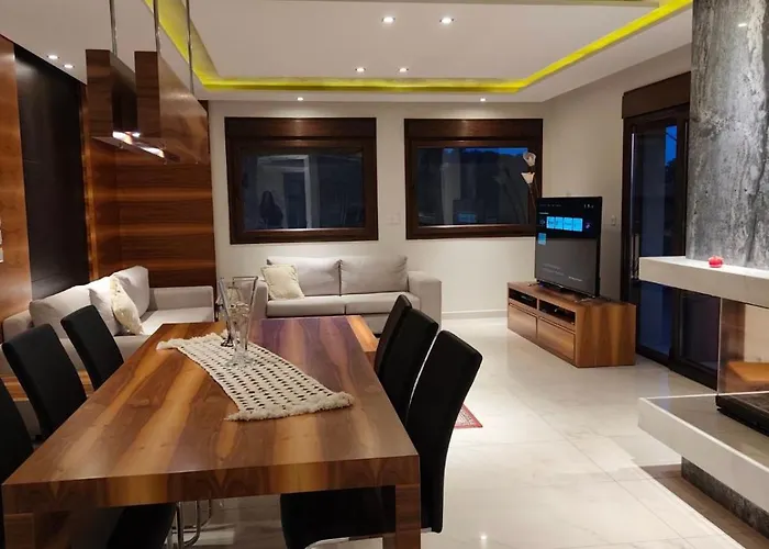 Moumis Luxury *